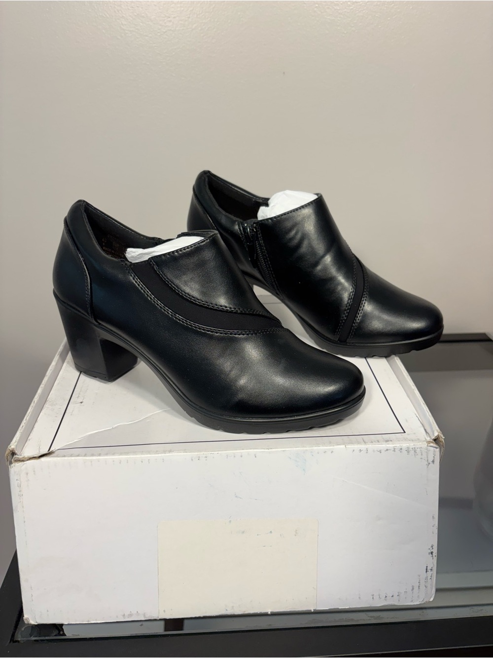 Zurin Black Ankle Boots Size 6 NWT Block Heel Side Zip